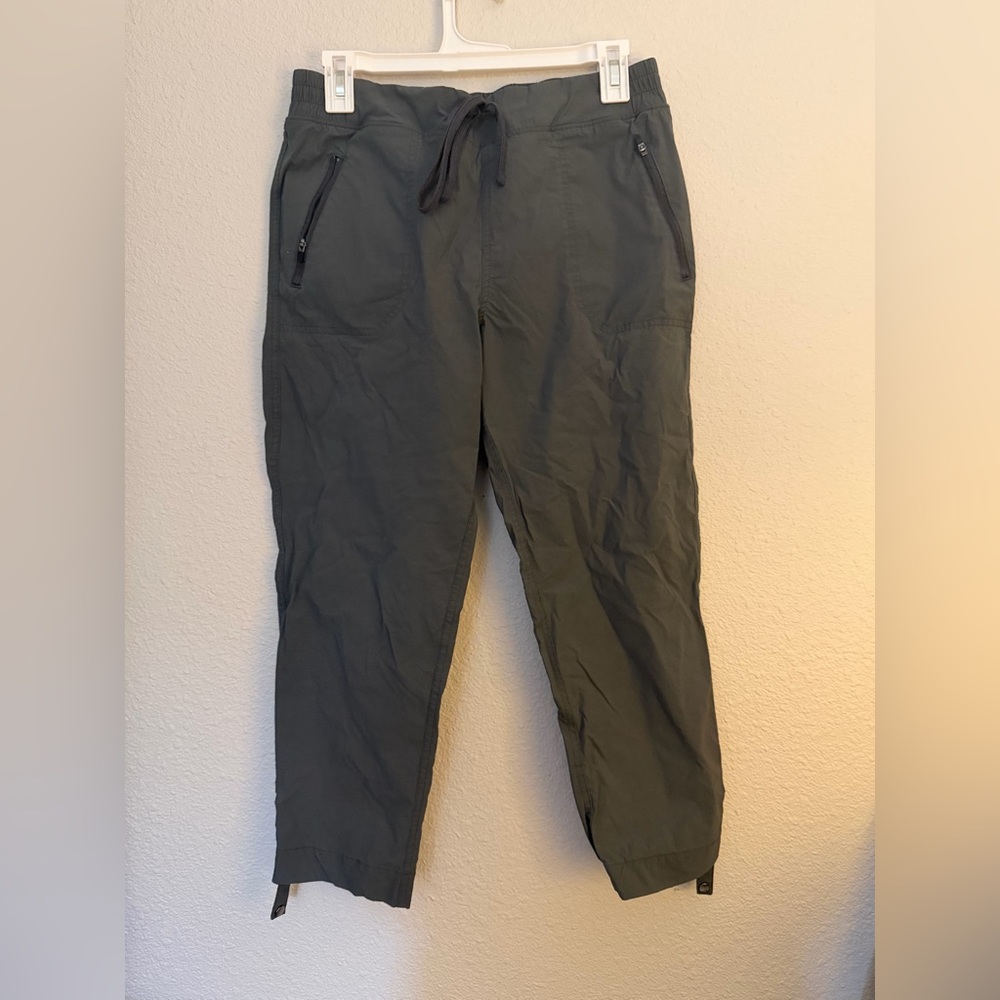 Eddie Bauer Women's Grey Capris